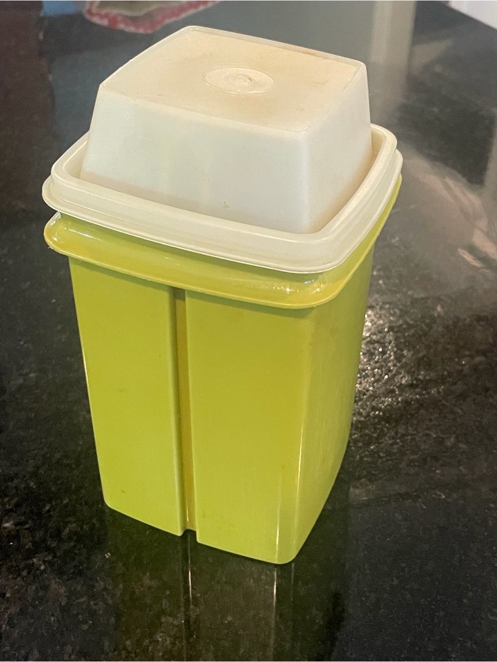 Tupperware Pickle Elevator vintage